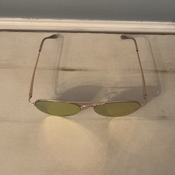 Aviator style sunglasses - Picture 3 of 7